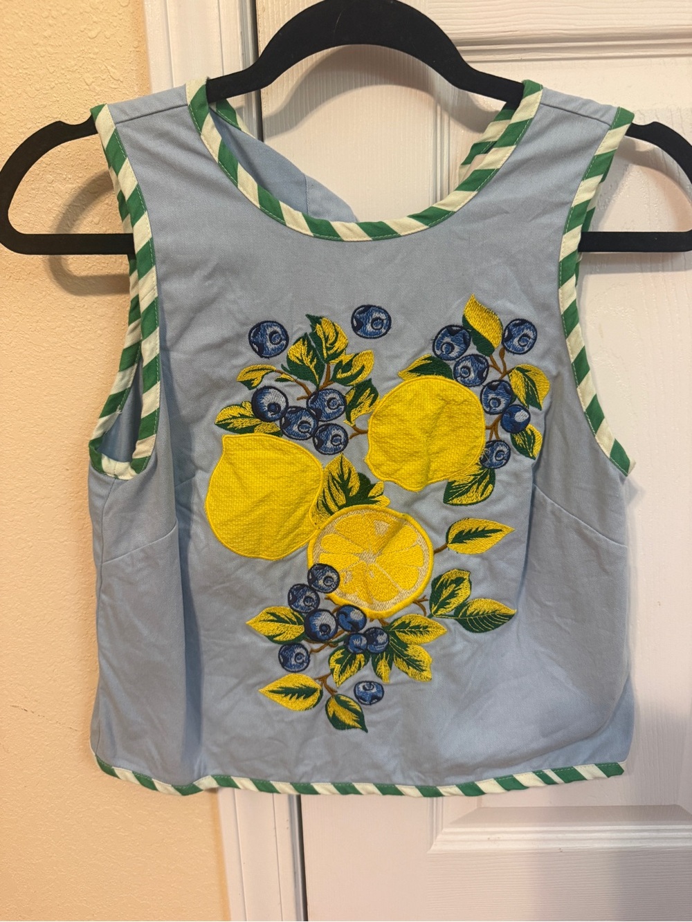 🍋 Maeve by Anthropologie lemon embroidered top